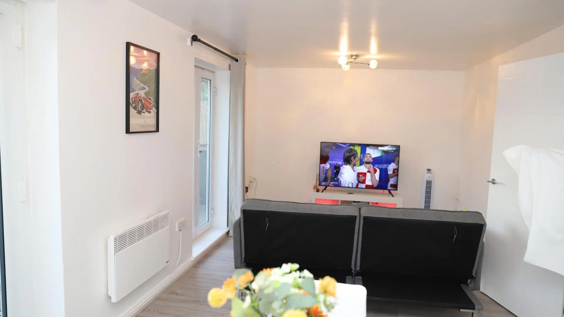 Stylish Flat By Sn Homes - Zone 4 Abbey Wood London Apartment