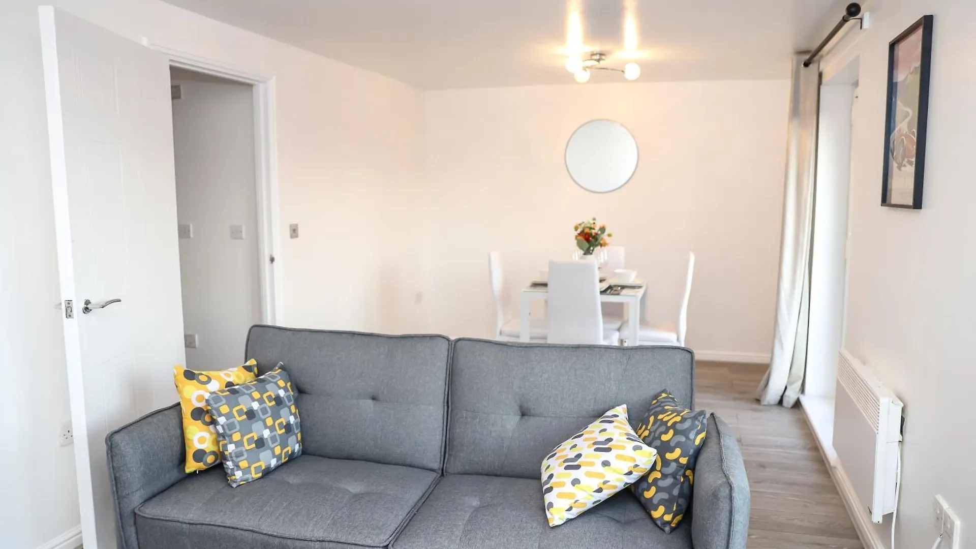 Stylish Flat By Sn Homes - Zone 4 Abbey Wood London
