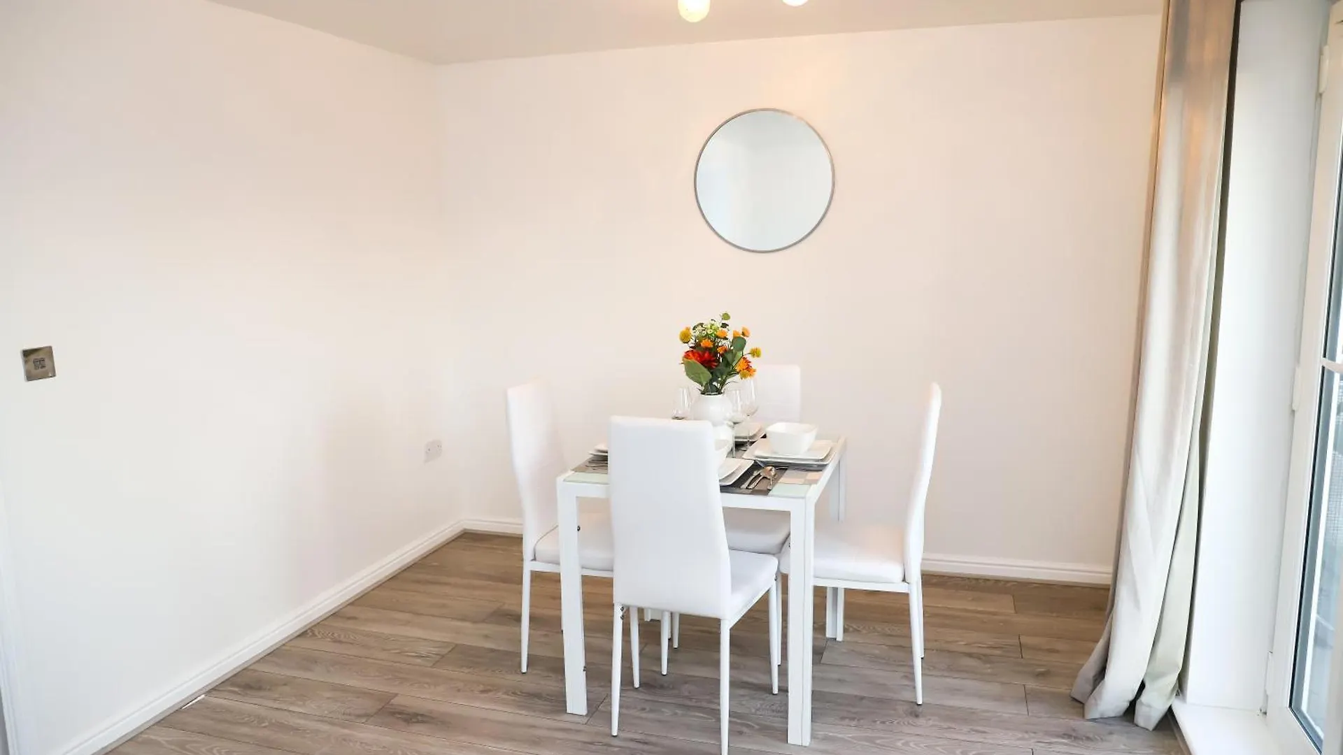 Apartment Stylish Flat By Sn Homes - Zone 4 Abbey Wood London