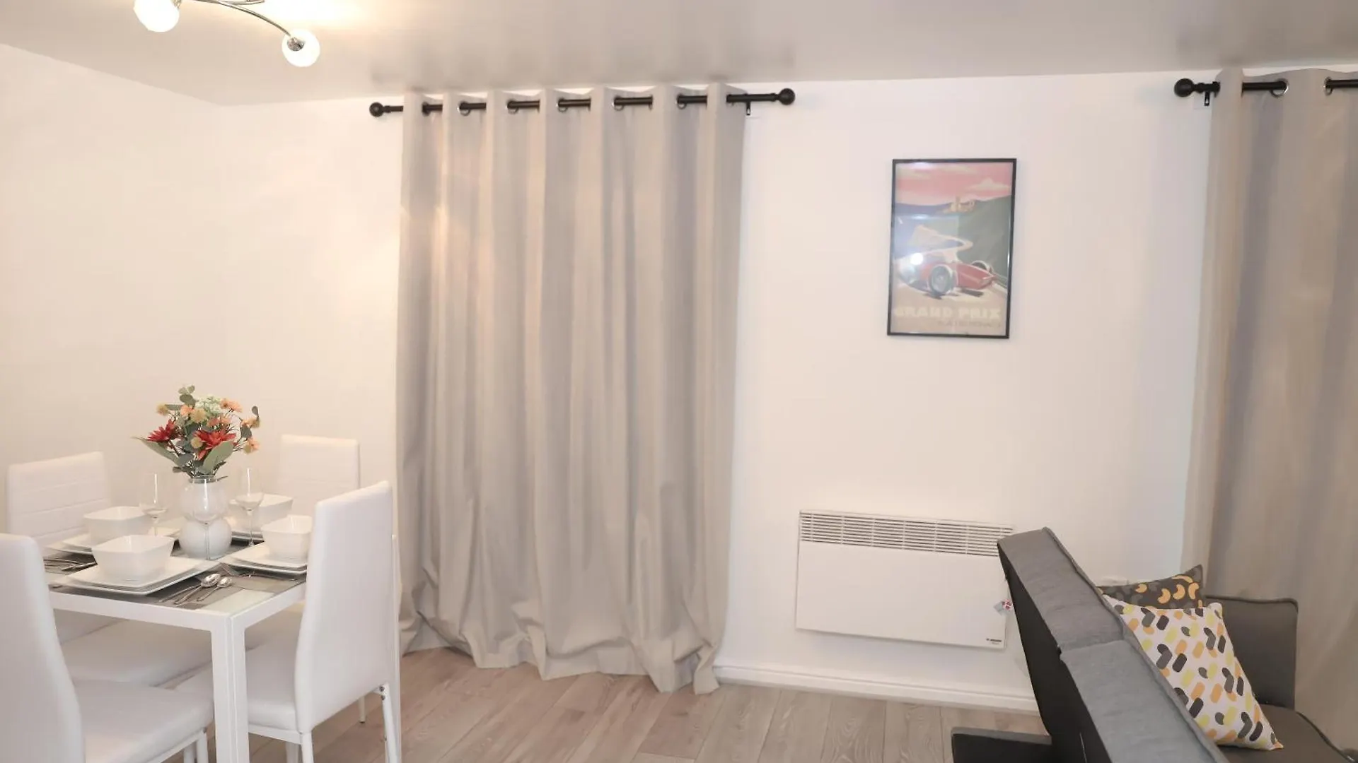 Stylish Flat By Sn Homes - Zone 4 Abbey Wood London Apartment