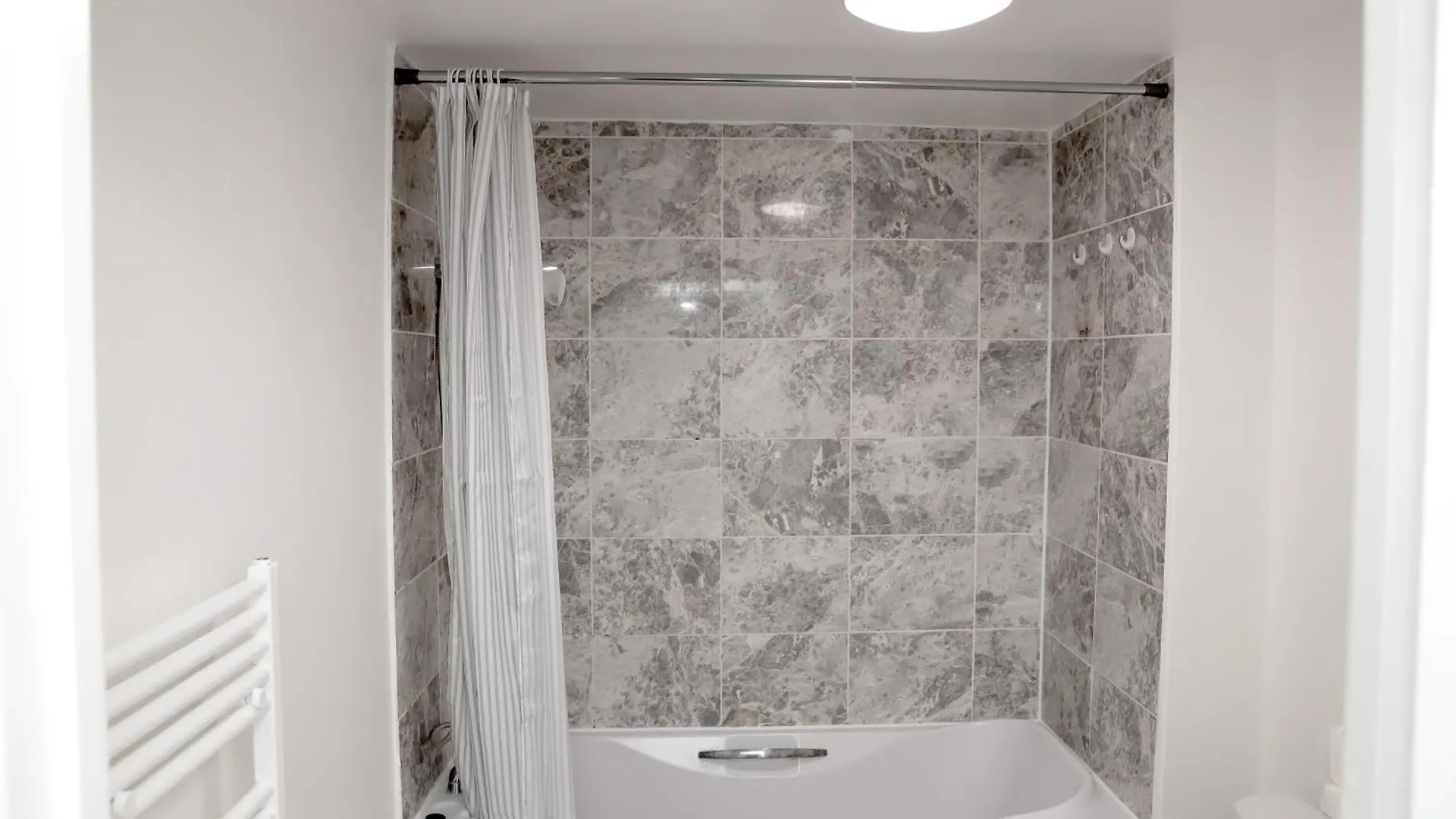 Stylish Flat By Sn Homes - Zone 4 Abbey Wood London 0*,  United Kingdom