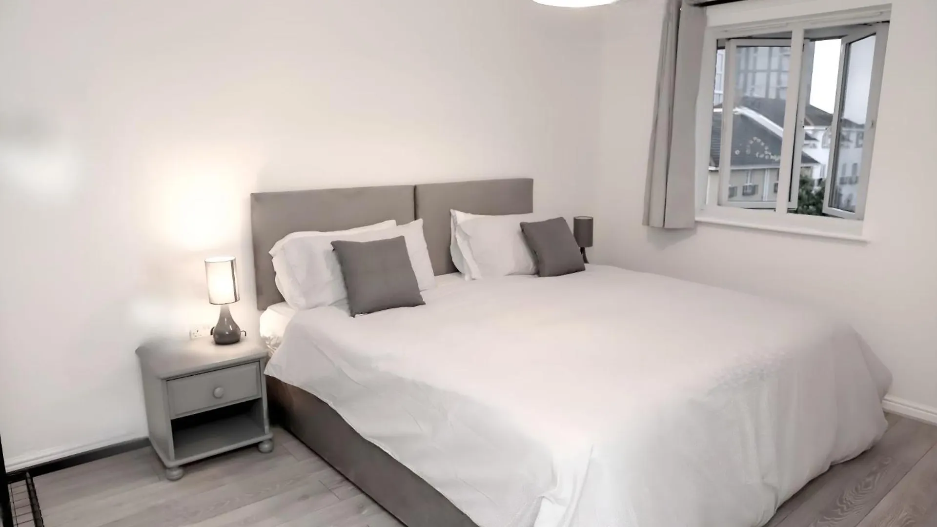 Stylish Flat By Sn Homes - Zone 4 Abbey Wood London 0*,  United Kingdom
