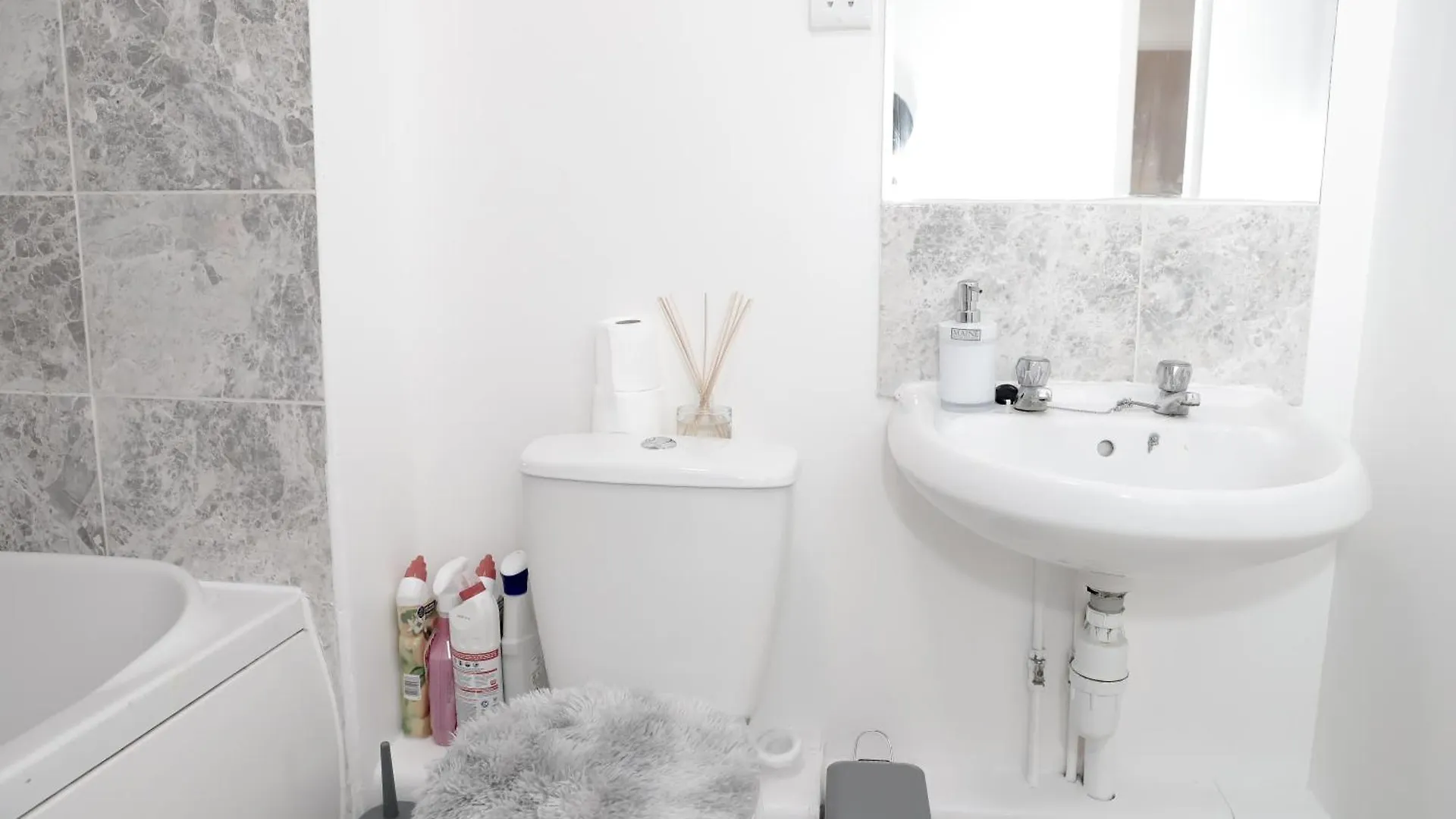 Stylish Flat By Sn Homes - Zone 4 Abbey Wood London Apartment