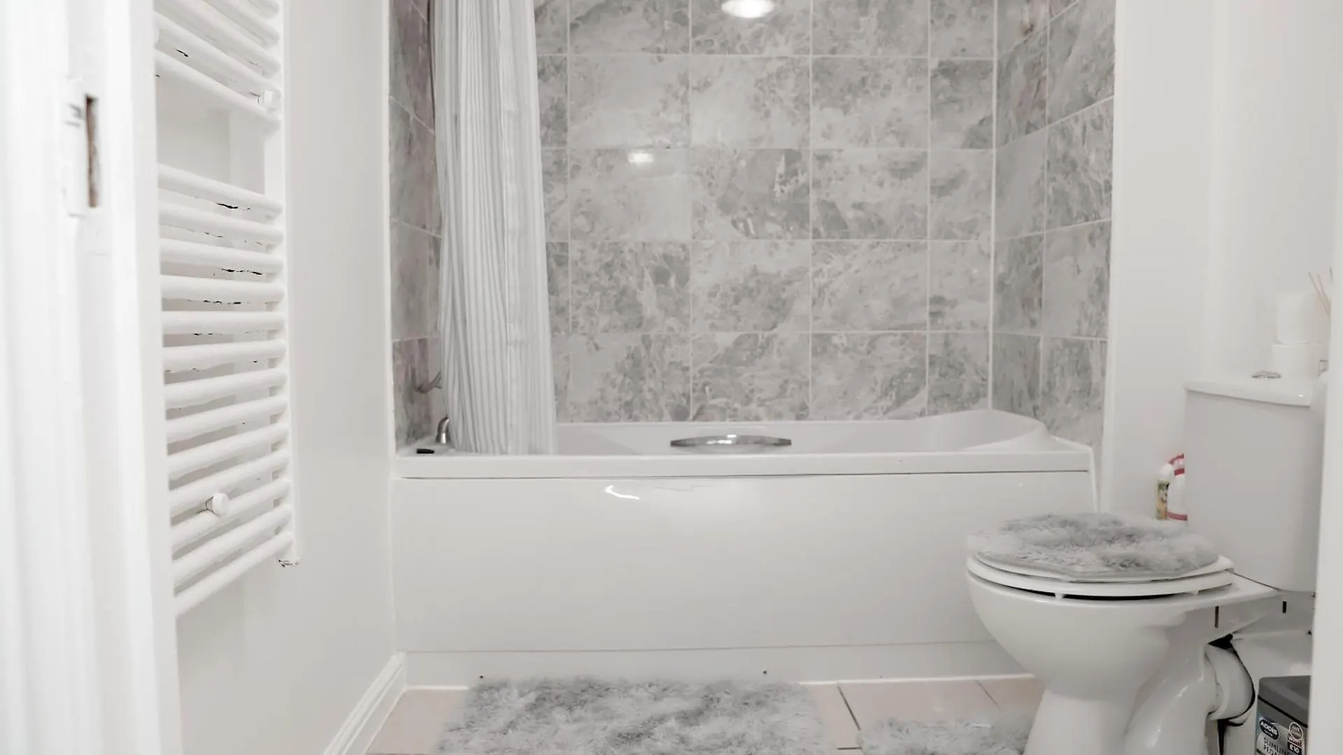 Stylish Flat By Sn Homes - Zone 4 Abbey Wood London Apartment
